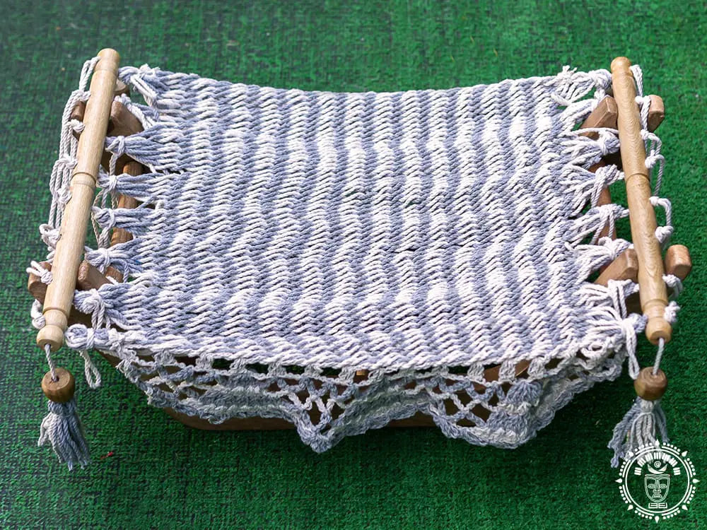 hamac a chat ecru gris perle support en bois 2 1