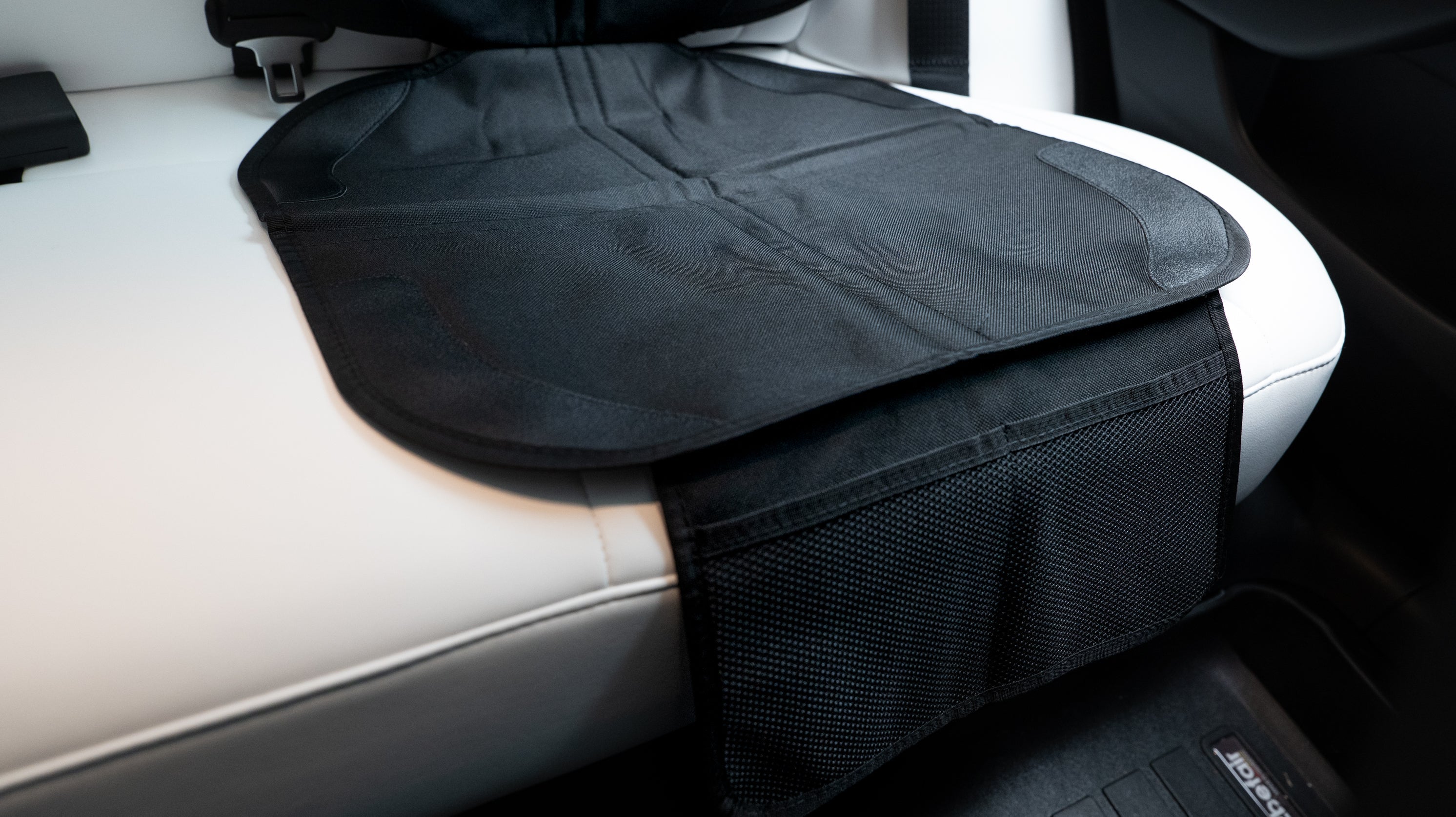 Lastenistuimen alusta Tesla Model 3/Y-3